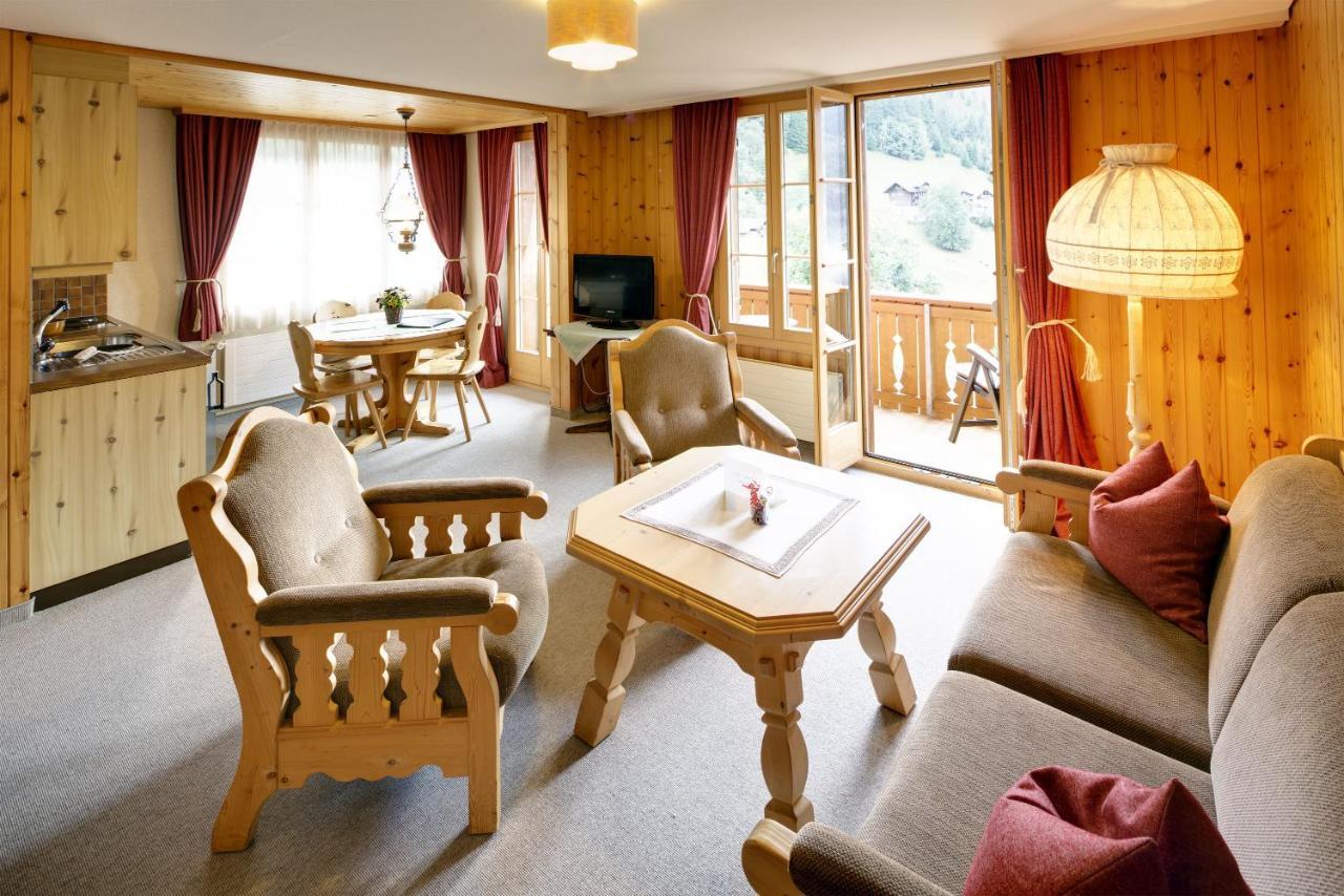 Hotel Alpenrose Wengen - Bringing Together Tradition And Modern Comfort Pokoj fotografie